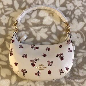NWOT✨COACH Payton Hobo bag Ladybug print